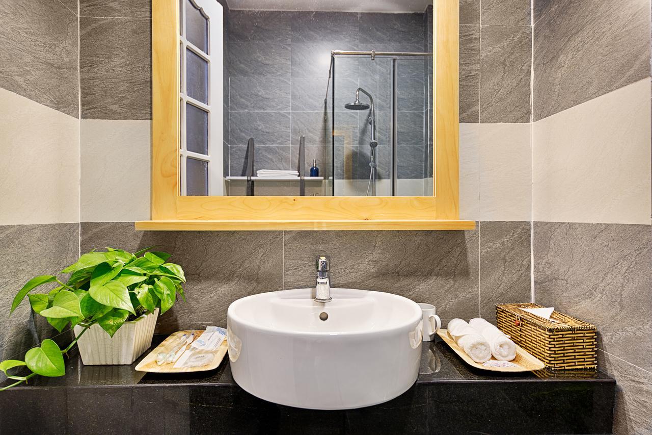 The Mirror Danang Hostel - Brand New Exteriör bild